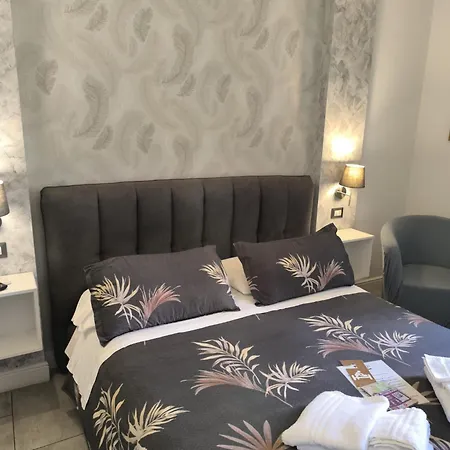 Castel Sant' Angelo - Vatican - Center - Direct Bus Stop To And From Fiumicino Πανσιόν Ρώμη