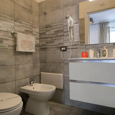 Castel Sant' Angelo - Vatican - Center - Direct Bus Stop To And From Fiumicino Πανσιόν Ρώμη