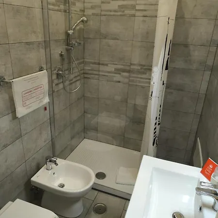 Castel Sant' Angelo - Vatican - Center - Direct Bus Stop To And From Fiumicino Πανσιόν